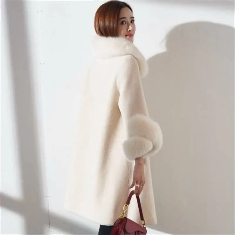 

Women 2019 Winter Real Fur Coat Real Fox Fur Collar Sheep Shearing Coat Female Thicken Warm Wool Blends Abrigos Mujer K379