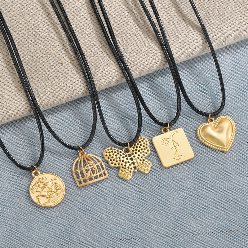 Ожерелье с золотыми бабочками и сердечками круглая квадратная Геометрическая