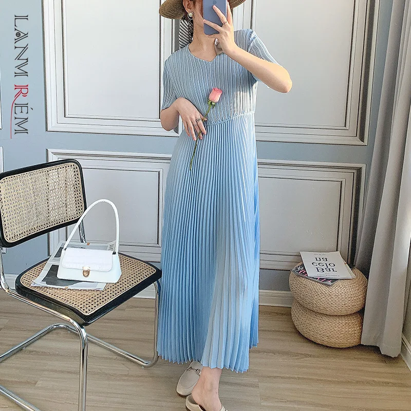 

LANMREM Women Summer Long Dresses Slim V Neck Short Sleeve Casual Office Party Lady Elegant Pleated Fold Dress 2022 New 2D1252