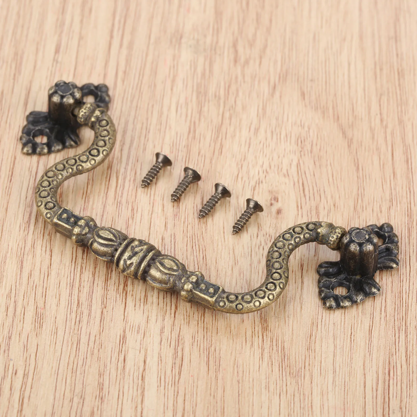 

Антикварные бронзовые мебельные ручки 70 мм