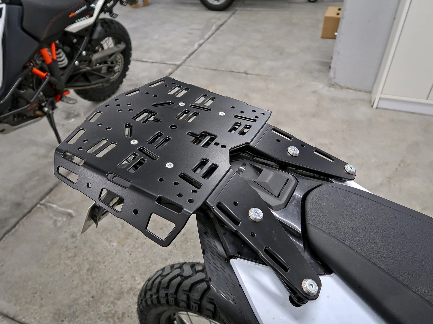 

FOR 690 Enduro R SMC-R 2019 2020 2021 Motorcross Rear Luggage Rack Cargo Motorcycle Luggage Holder Bracket Support Accessories