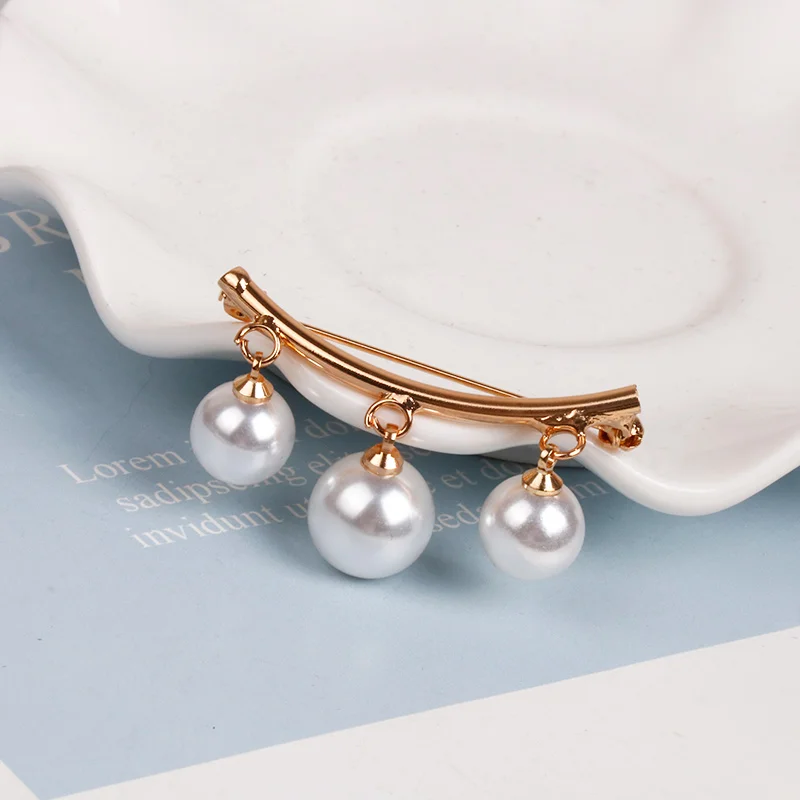 Anti-slip pin female Korean cardigan V-neck dress anti-slip brooch temperament Pearl pendant | Украшения и аксессуары