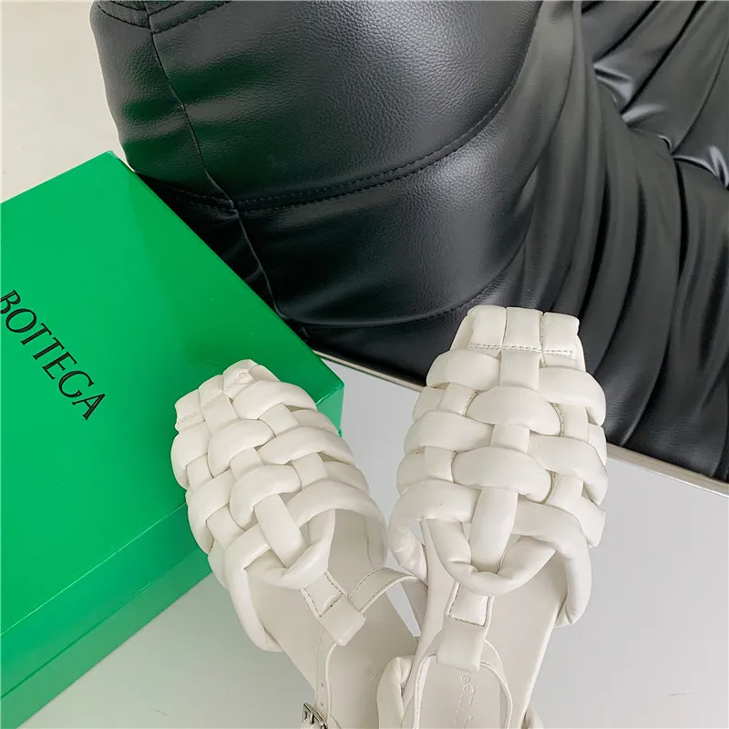 

NIUFUNI 2021 Baotou Women's Sandals French Retro Woven Sandals Summer New Style Flat Women's Shoes Hasp Roman Shoes Casual Beach