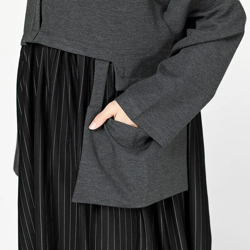 Женское платье в полоску с отложным воротником длинным рукавом и большим