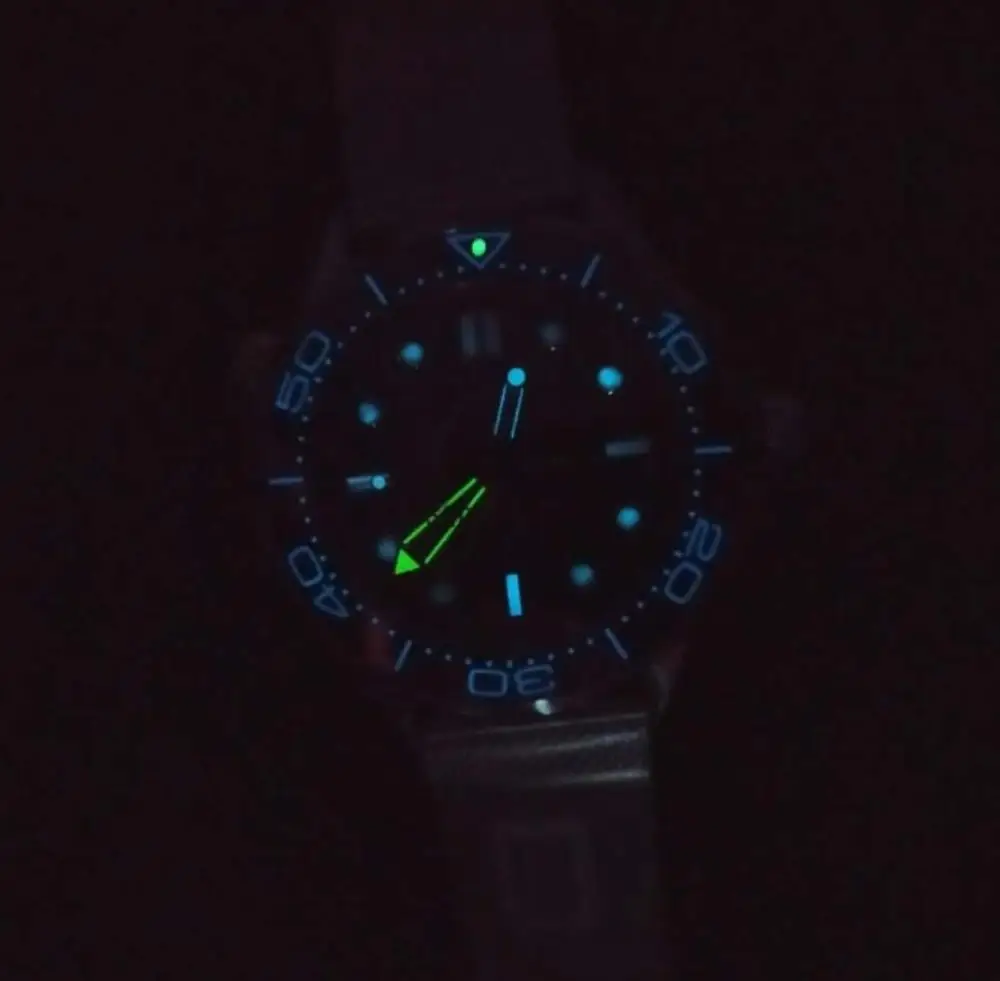 

AAA+Fashionable young men's high grade business wristwatch waterproof wristwatch high grade wristwatch