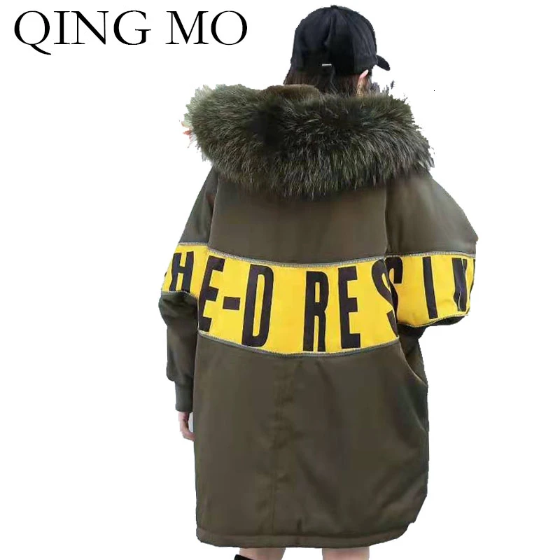 Парка женская зимняя черная/зеленая с буквенным принтом и меховым воротником |