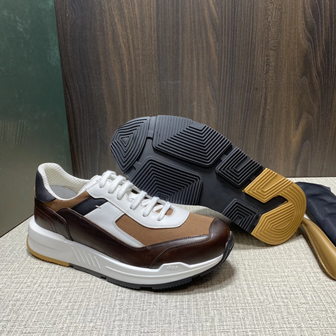 

Pulse Leather Sneakers The new Pulse casual shoes follow the Pulse of your heart and travel freely.