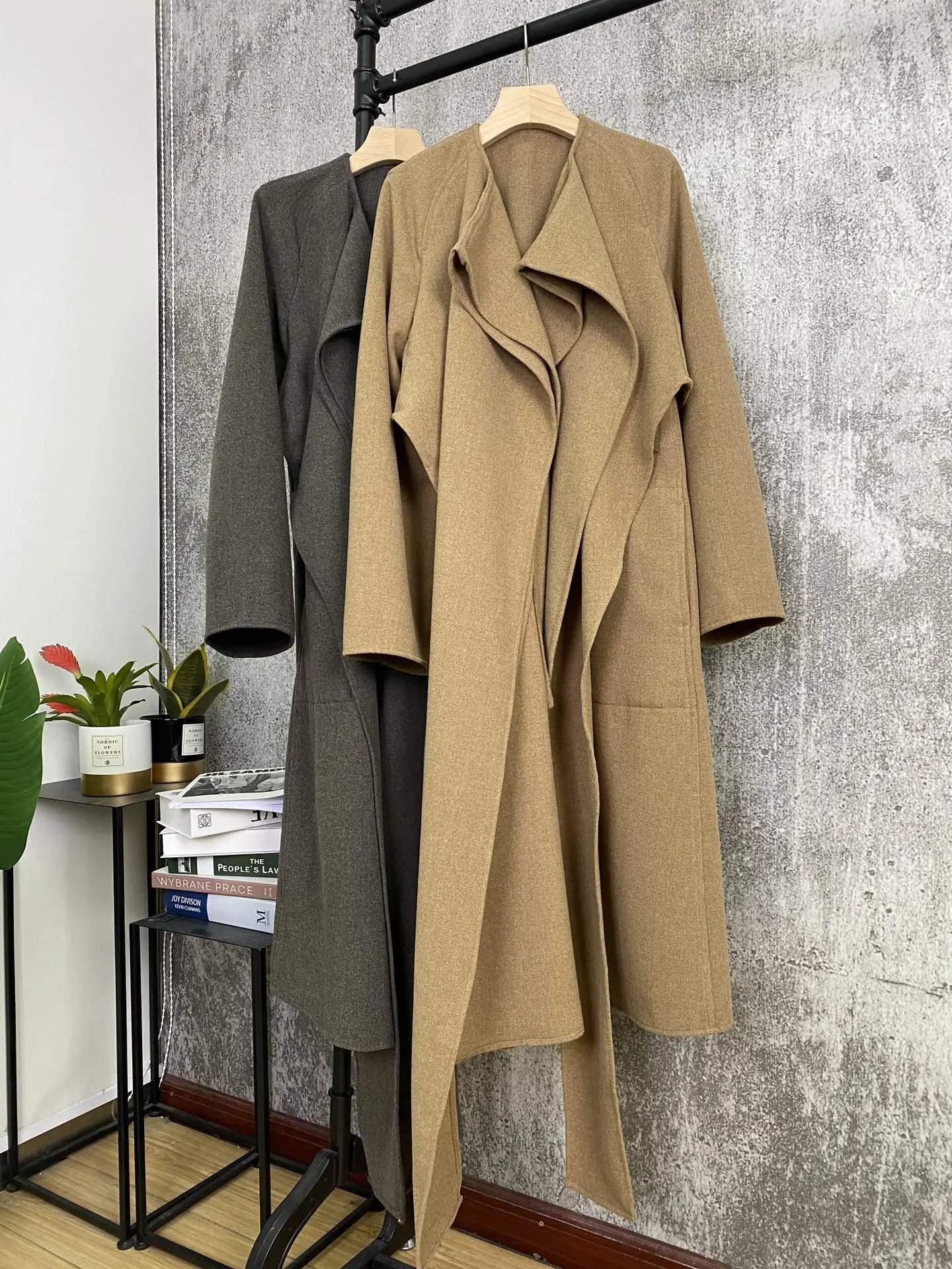 

Ladies 2021 New High Quality Fashion Long Sleeve V-neck Wool Coat 1010