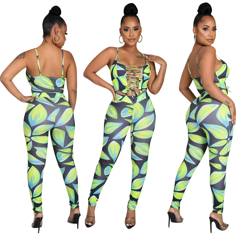 Женское короткое пальто с цифровым принтом без рукавов |