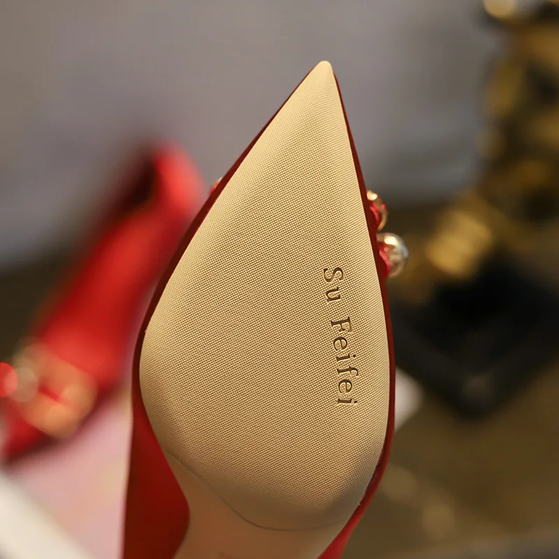 

Wedding Shoes Female New Pointed Toe Satin Bridesmaid Red Single Shoes Crystal Bridal Stiletto High Heels 7.5cm Heel