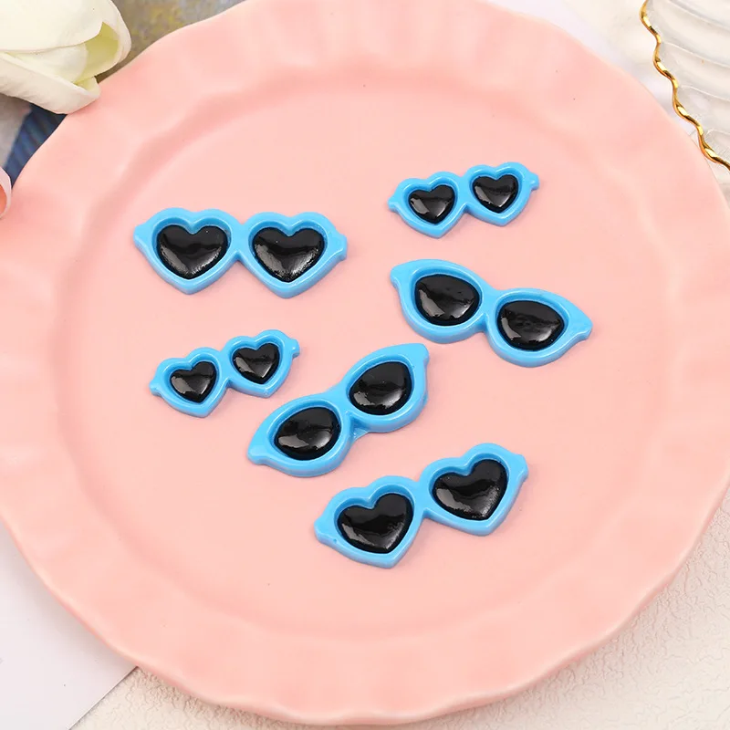 

Hobbyworker Hot Sale 20Pcs Heart Round Glasses Resin Accessories for Women DIY Hairpin Phone Case Decoration Materials A0050