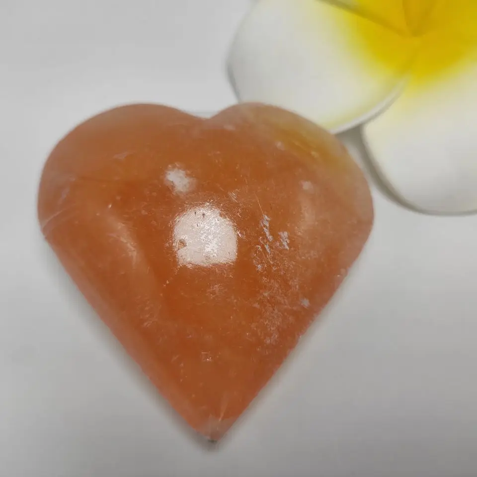 1 шт. полированный селенит волнистый кристалл сердце резьба украшения дома