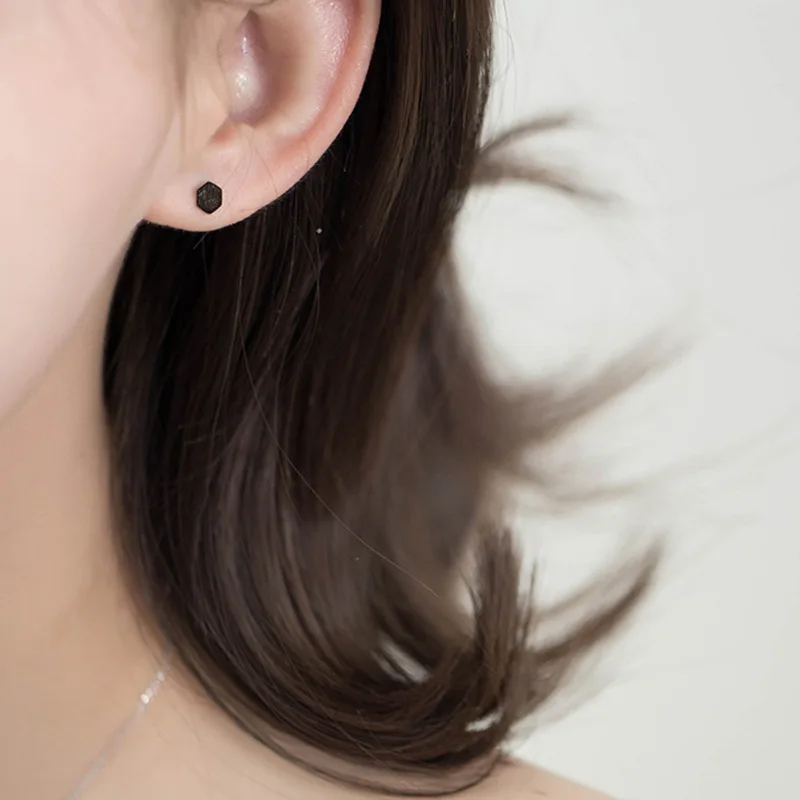 Серьги гвоздики с геометрическим рисунком женские простые Стильные украшения в