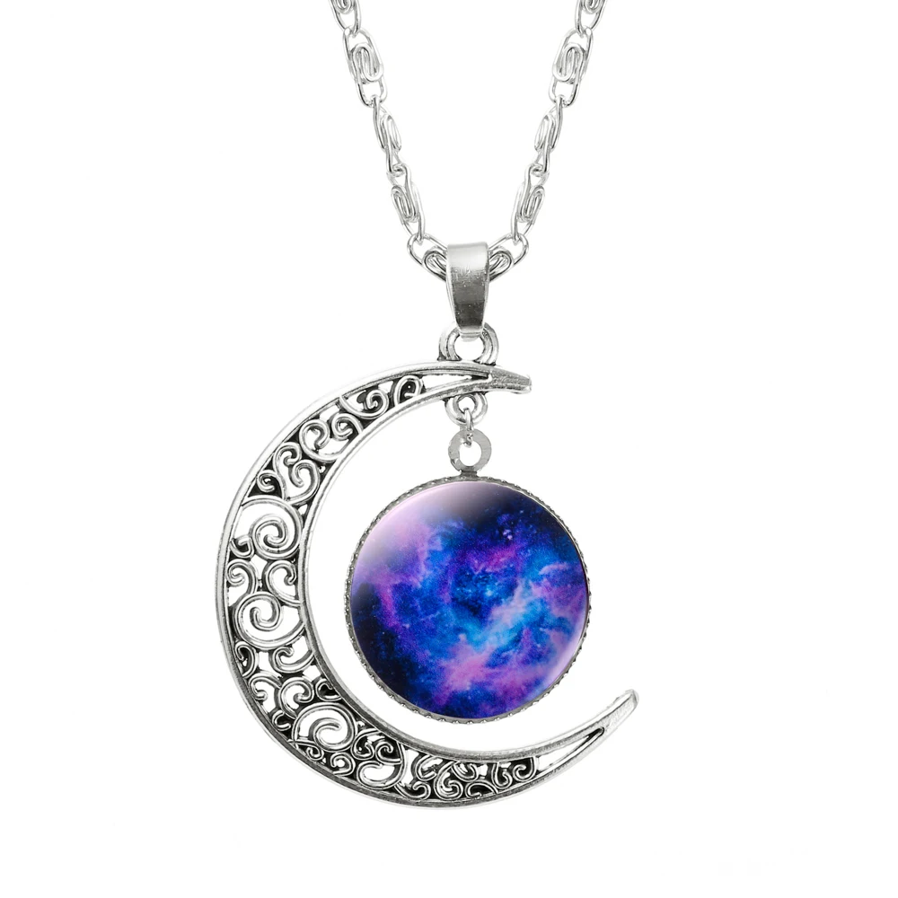 Новое модное украшение для шеи "Choker Necklace Glass Galaxy" с красивым кулоном на серебристой цепочке "Moon". Бесплатная доставка при первом заказе.