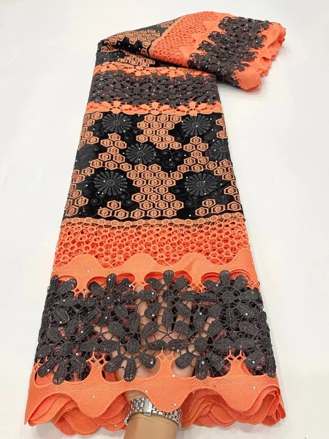 

Newest African Water soluble With Velvet Lace Fabric High Quality Guipure Cord Lace White+Red Color for Nigerian party 5 yard