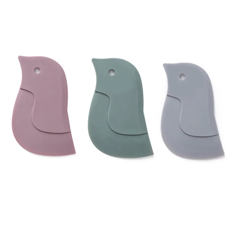 

Cute Penguin Shape Baking Soft Blade Scraper Oil Dish Plate Scraping Kitchen Gadget Dirty Stains Cleaning Wiping Board Cleaning
