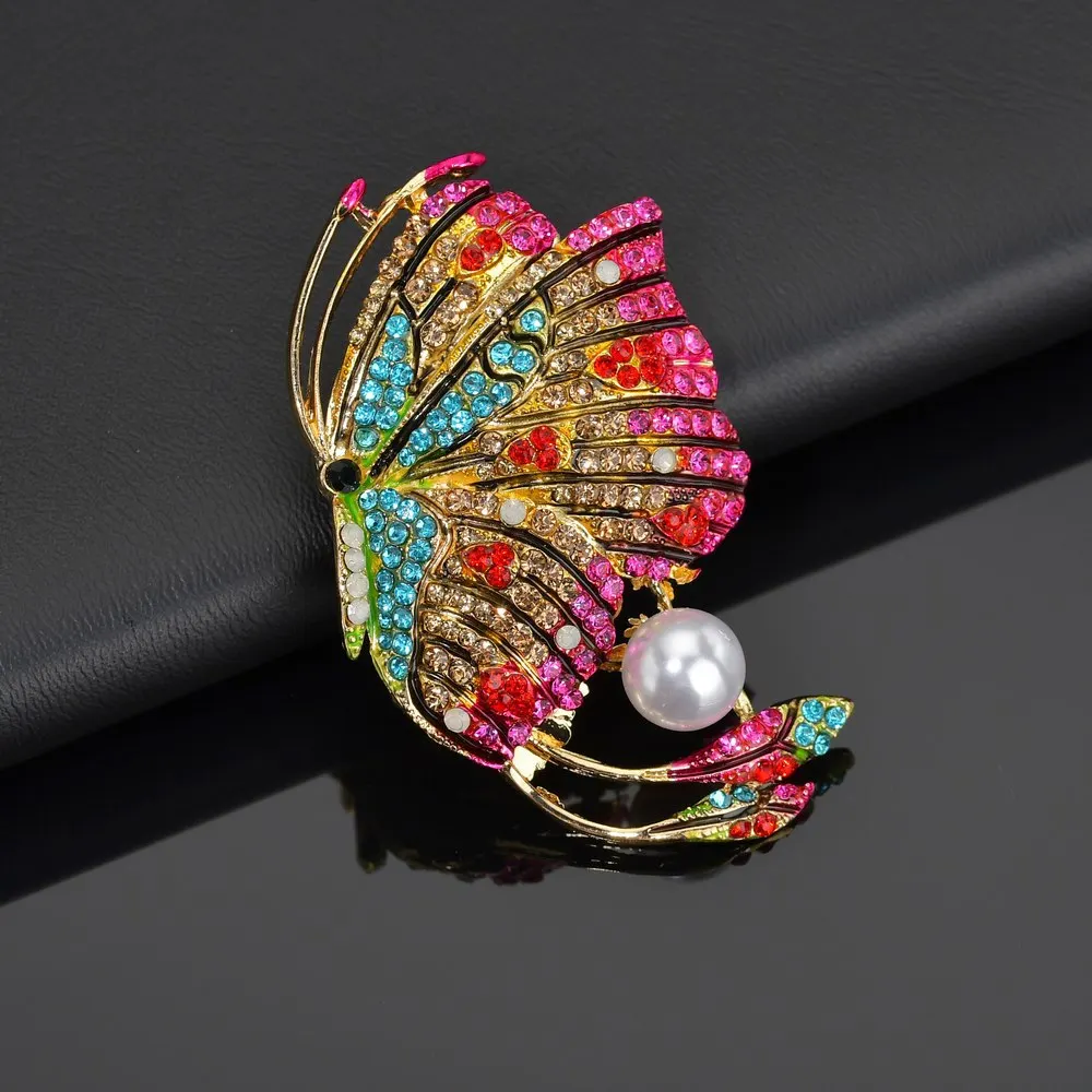 

5 Styles Butterfly Brooch For Women Rhinestone Metal Colorful Wing Brooch Pin Badge 2019 Animal Enamel Pins Pearl Metal Badge