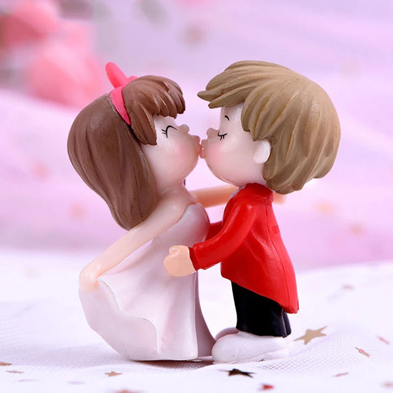 

Romantic Couples Figurines Fairy Garden Miniatures Ornaments Cute Boy and Girl Lovers Kiss Wedding Dolls for Home Decor