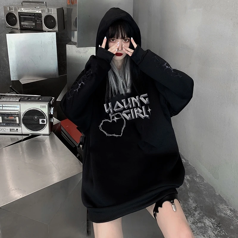 

Женская толстовка в стиле Харадзюку, черная Готическая теплая толстовка с капюшоном и буквенным 3D принтом, уличный топ в японском стиле, осе...