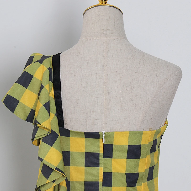 Платье TWOTWINSTYLE без рукавов ассиметричное на одно плечо с высокой талией оборками