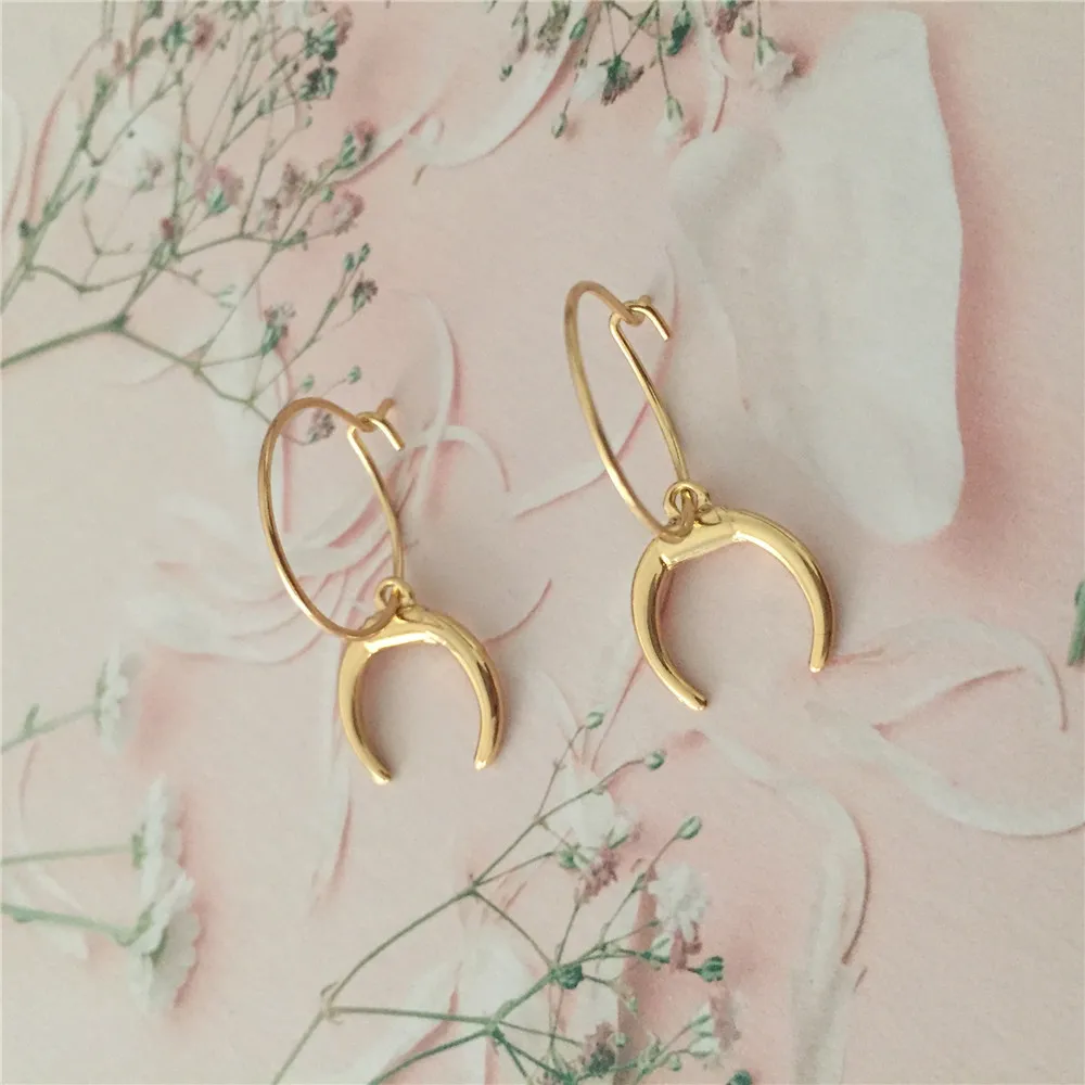

Lovely Cute Gold Color Plating Horn Charm with Thin Hoop Earrings For Women Girly Promantic Tiny Jewelry Accessory High Quality