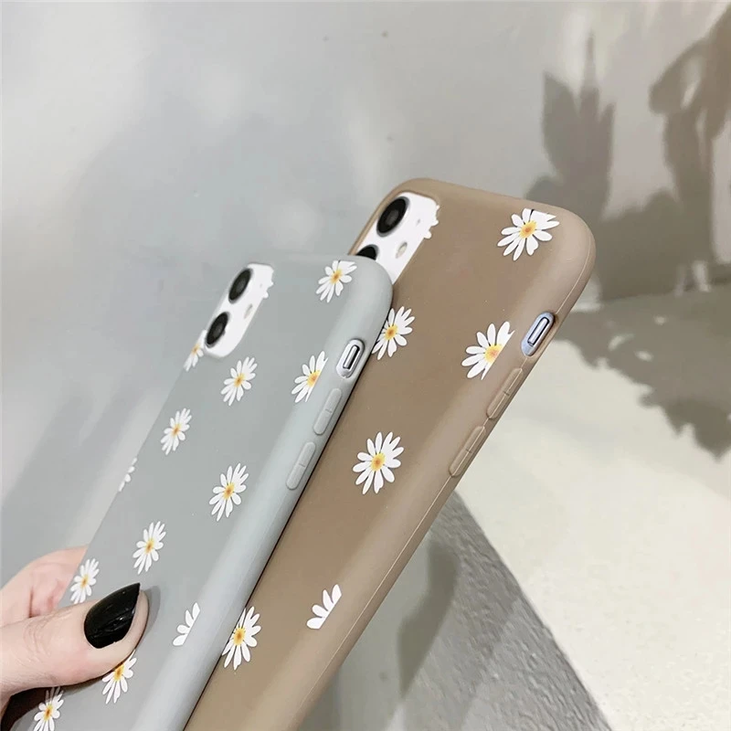 Cartoon Daisy Cute Phone Case For iPhone 13 12 11 14 Pro X XR XS Max 6 6s 7 8 Plus Soft Colrful Flower Love Heart Fundas Cover