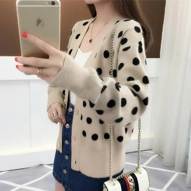 

V-neck wave point thin knitwear women's cardigan 2021 spring new Korean loose college style coat women