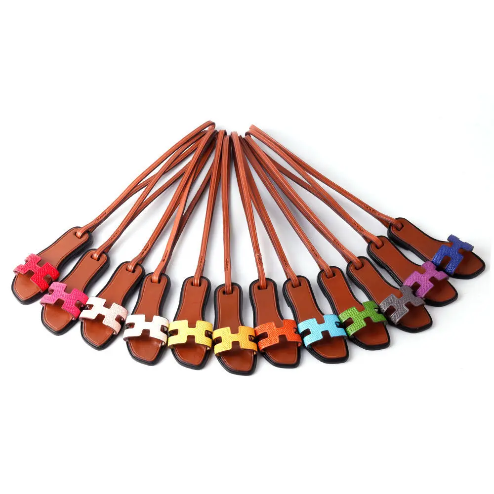 

New Top Sandals Bag Charm Trending Cow Leather Slipper Bag Ornament Luxury Trendy Shoe Keychain Women Accessory Pendant