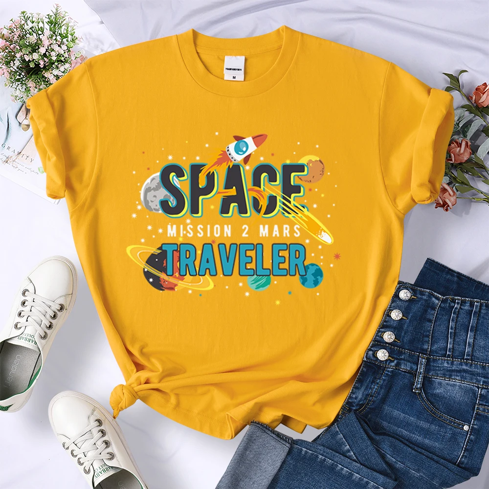 

Space Traveler Print Female T Shirt Creativity Casual T Shirts Fashion Cotton Oversize Tshirt Summer Comfortable T-shirts Woman