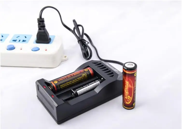 

2pcs TrustFire 18650 3.7V 3000mAh Rechargeable Lithium Protected Batteries + TrustFire TR-017 2 Slots Li-ion Battery Charger