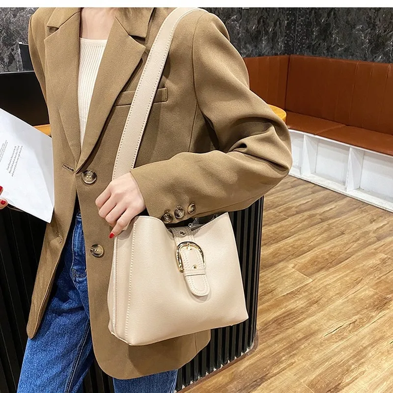 

Retro High Quality Ladies Handbags 2021 Autumn and Winter New Trendy Fashion All-match Messenger Bag Women's Shoulder Bucket Bag