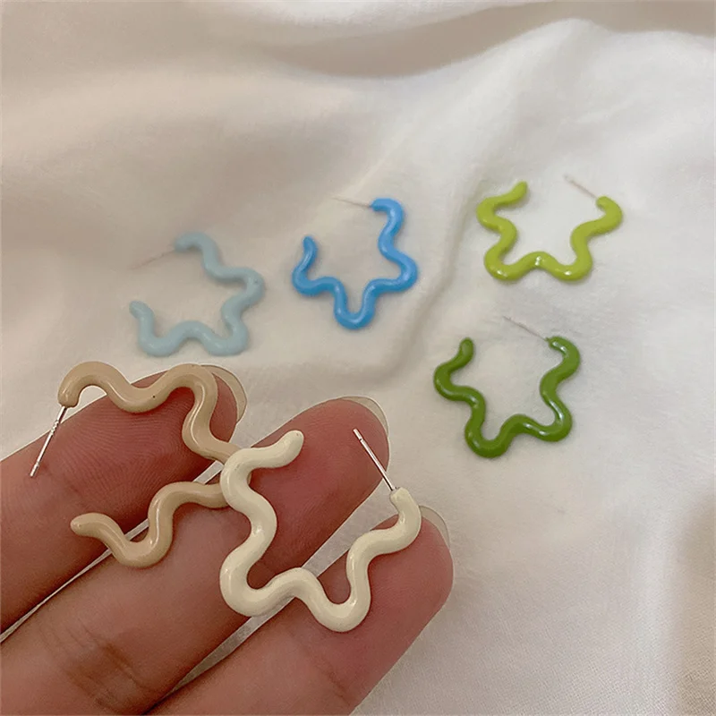 

AOMU Korean Simple Sweet Colorful Metal Enamel Flower Earring Smooth Asymmetrical Contrast Color Drop Earrings for Women Jewelry