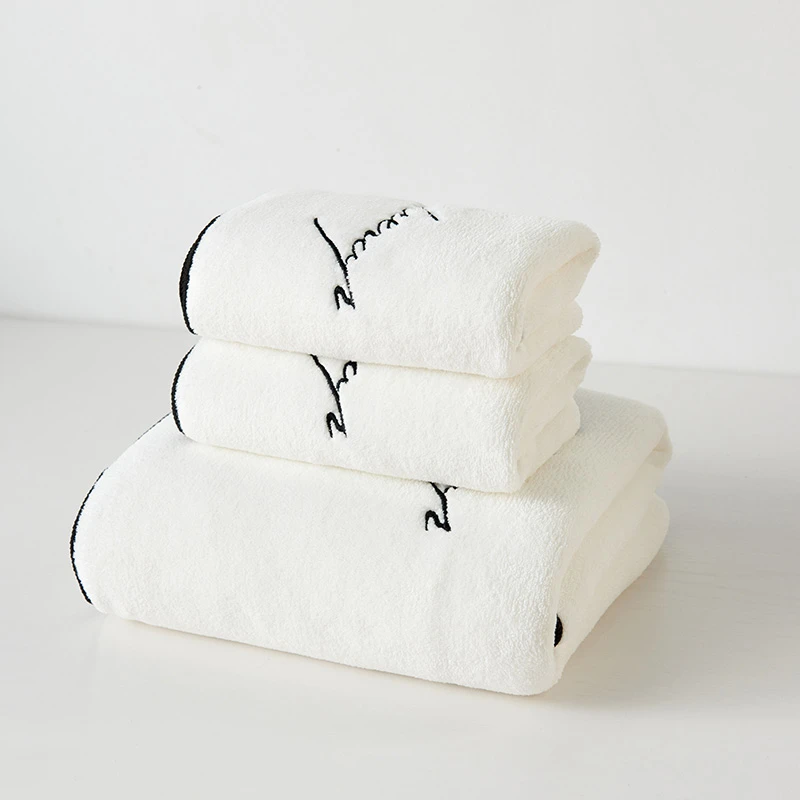 

90x180cm Oversize Coral Velvet Bath Towel for Adult Soft Absorbent Face Towel Fashion Letter Embroidery Household Bathroom Towel