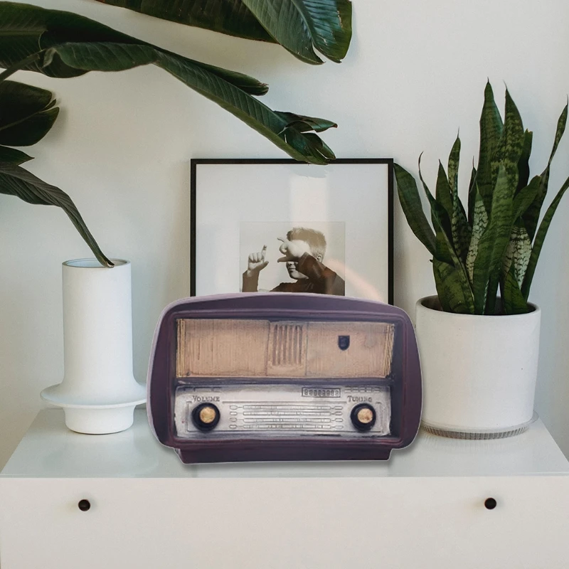 

Vintage Resin Radio Model Retro Nostalgic Ornaments Old-Fashioned Bar Home Decor