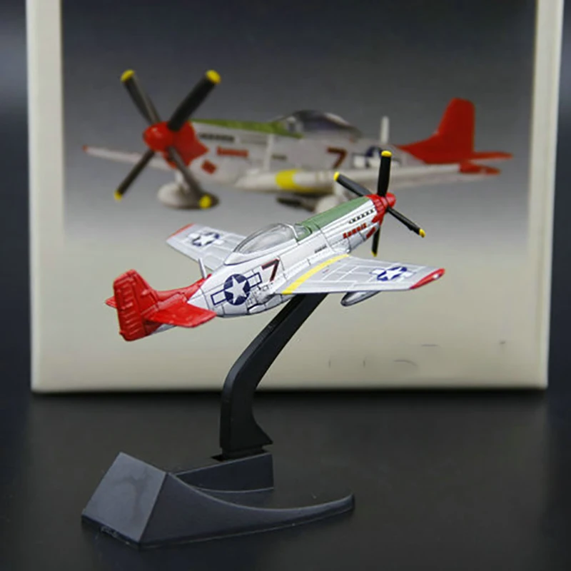 

Модель самолета из сплава 1:144 времен Второй мировой войны P51D Mustang