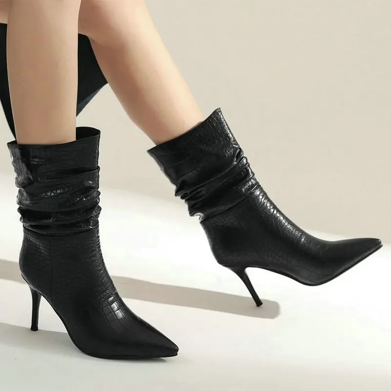 Couro do Falso de Alta Dedo do pé Deslizamento em Sapatos Qualidade Botas Femininas Tornozelo Moda Fino Salto Alto Curtas Plissado Femininos 2021