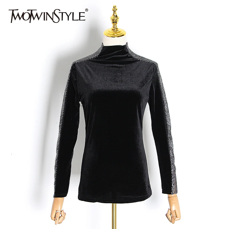 Женская велюровая Футболка со стразами TWOTWINSTYLE повседневная облегающая футболка