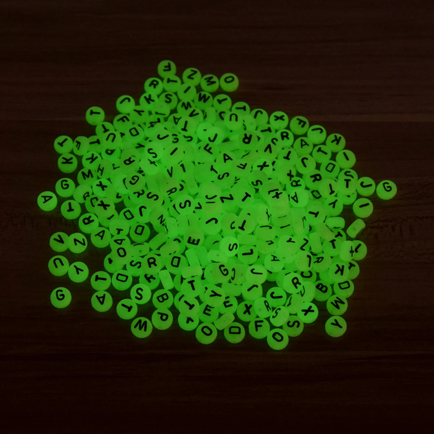 200 шт. светится в темноте бусы с алфавитом светящийся акриловый Письмо Рыбалка
