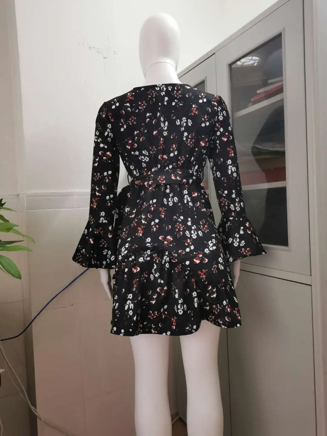

Women Spring Sexy V-Neck Butterfly Sleeve Slim Mini Dress Ladies Ruched Red Lace-up Folral Printed High Waist Casual Lady Dress