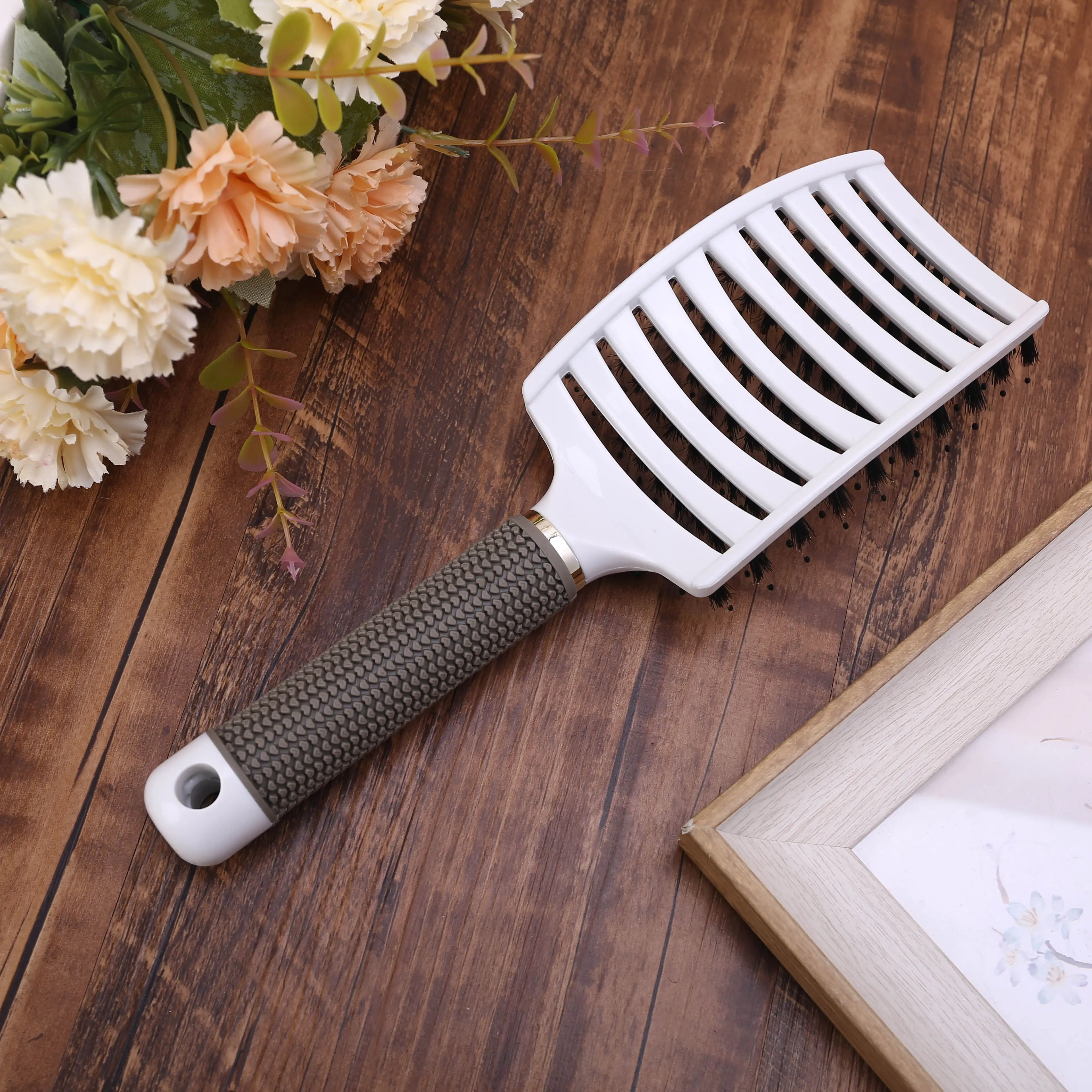 

AOOOWER Hairbrush Bristle Nylon Comb Hair Scalp Massage Salon Hairdressing Styling Tools M17C