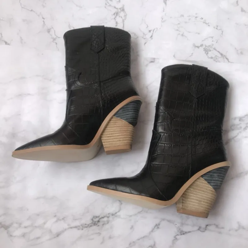 Шикарные женские полусапожки с острым носком сезон осень-зима армейские ботинки