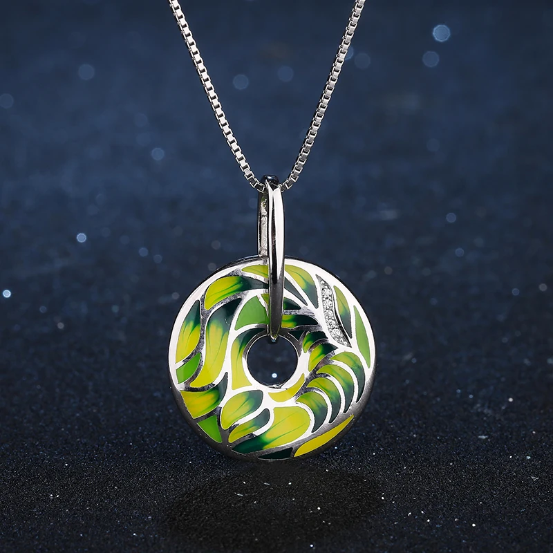 

Spring breath Green leaves glittering zirconia Round shape Women Pendant necklace fashion Party Jewelry charm pendants