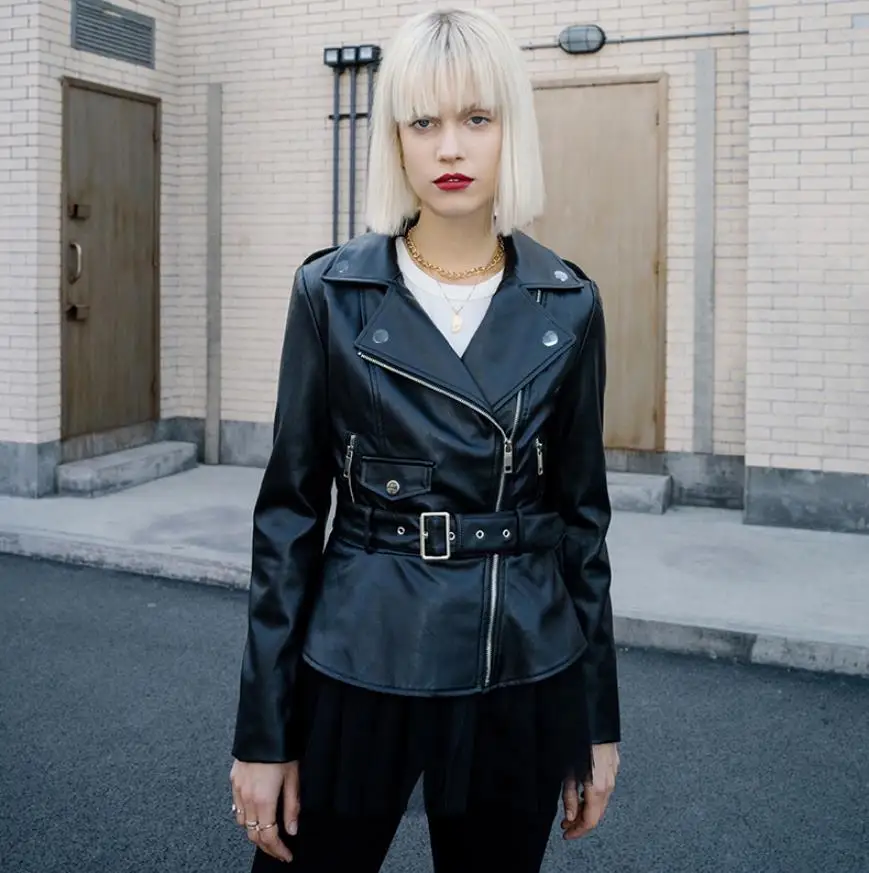 Куртка женская из искусственной кожи с отложным воротником укороченный пиджак в