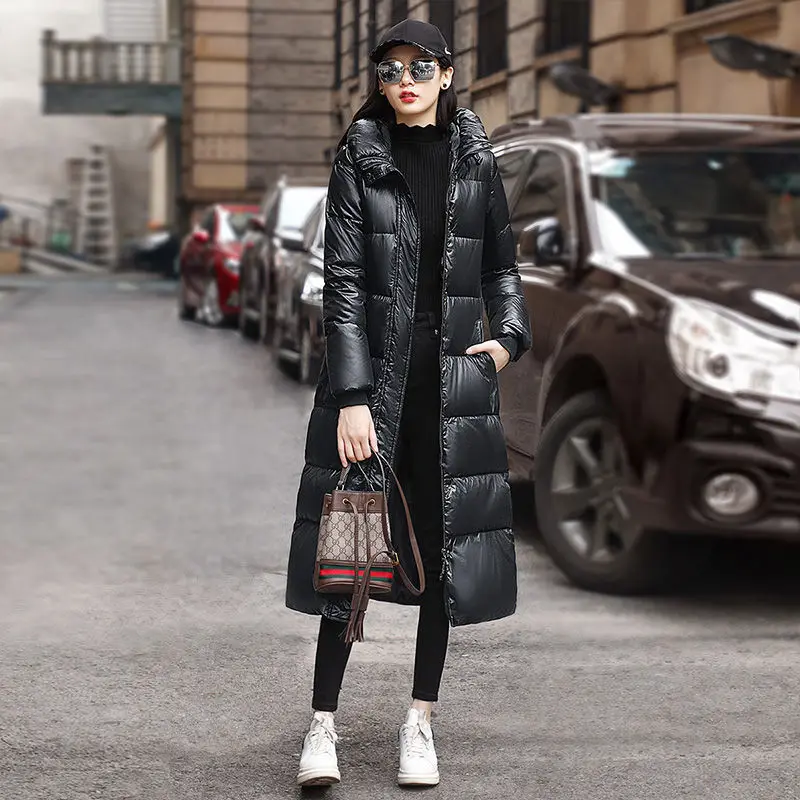 Женская утепленная куртка с капюшоном черная или белая длинная непродуваемая