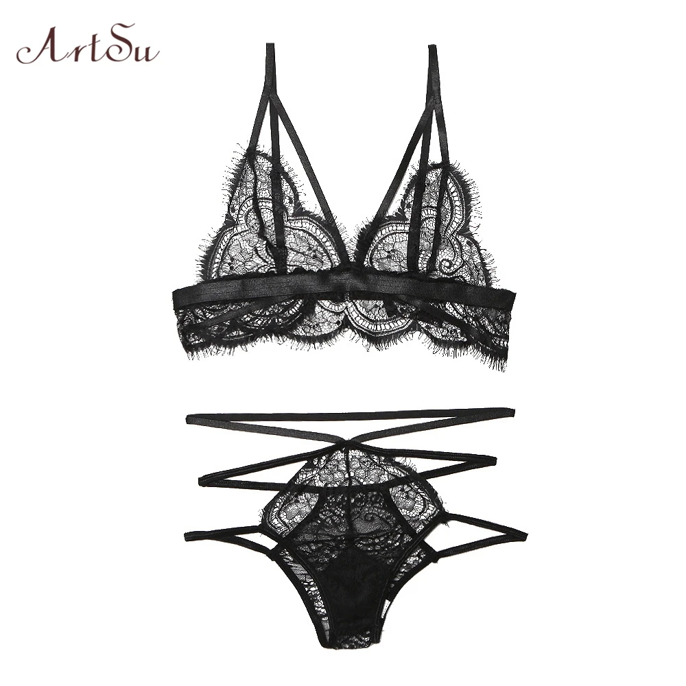 Комплект женского кружевного нижнего белья из бюстгальтера и