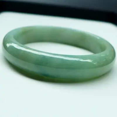

Zheru Jewelry Natural Burmese Jadeite 54mm-64mm Light Green Bracelet Elegant Princess Jewelry Best Gift for Mother and Girlfrien