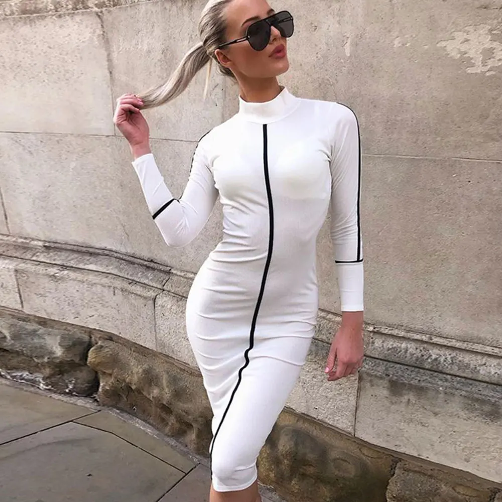 Женское облегающее платье миди в полоску офисное с длинным рукавом и воротником