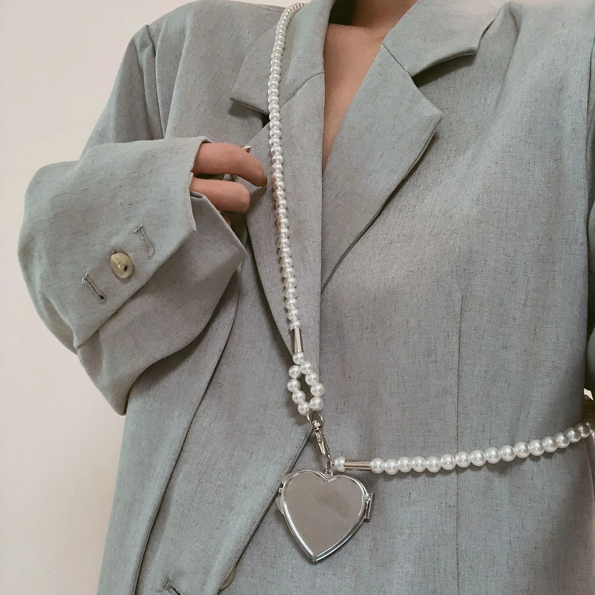 Ремень-цепочка женский металлический с зеркальной подвеской в готическом стиле