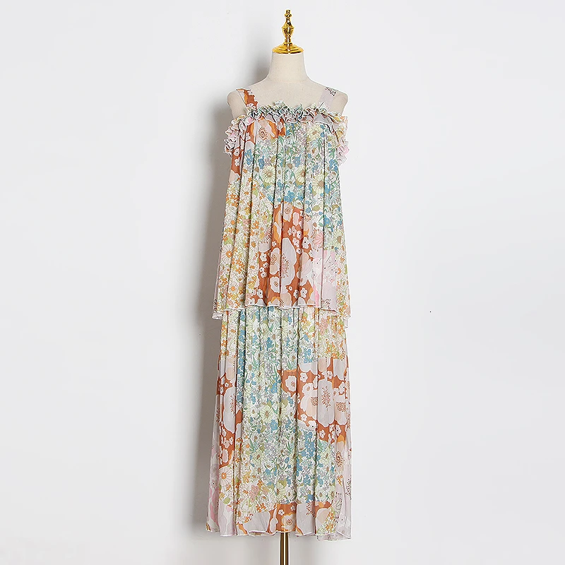 Женское платье в стиле пэчворк с рюшами на бретельках квадратным воротником и