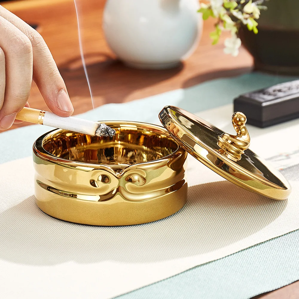 

Golden metal Ashtray Creative travel Ashtray Vehicle Ashtray Decoration Ashtray Decorative Box Ashtrays With Lids Home Windproof